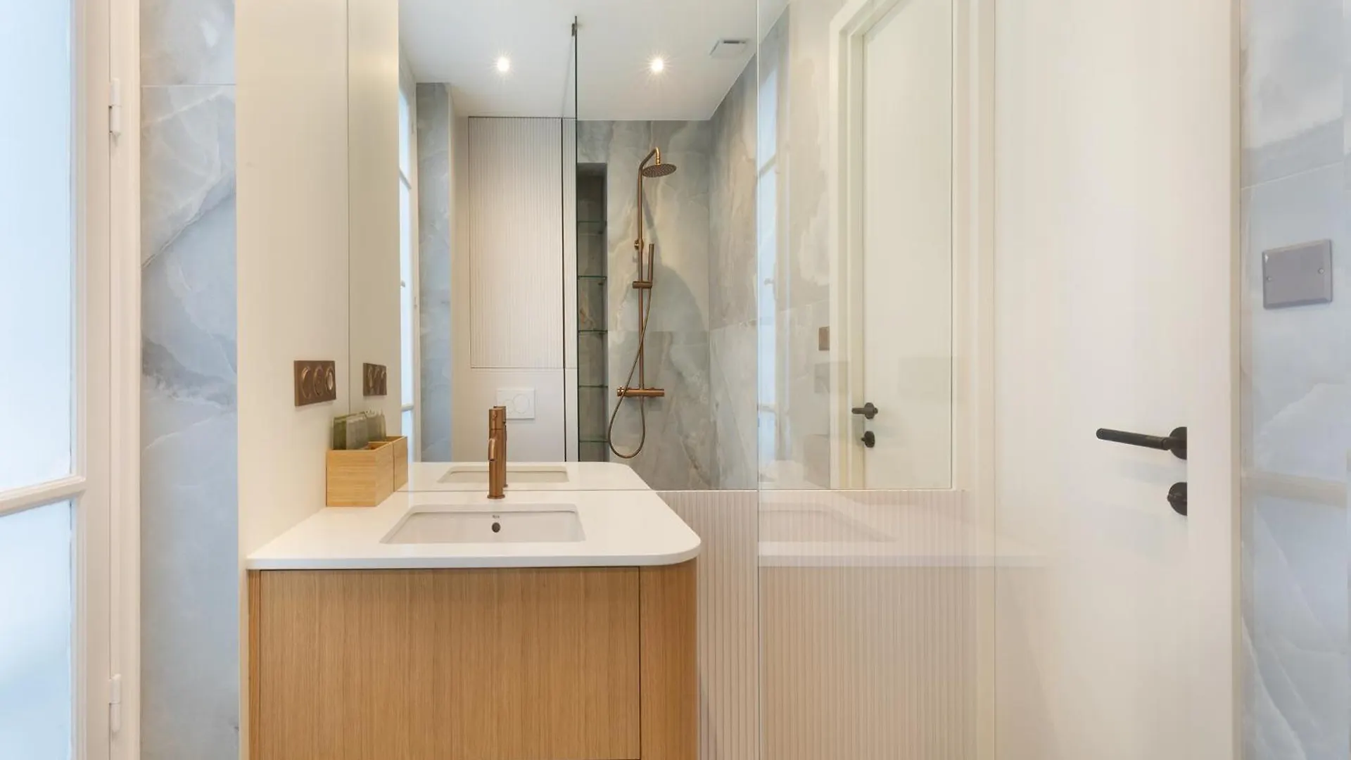 Luxury Apartment Saint Honore II Paris